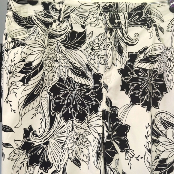 Chico's Sateen Palm Springs Floral Platinum Crop Pants Size 3 or 16 - Picture 2 of 9